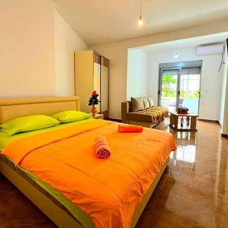 Mala Plaza Apartments 울친 외부 사진