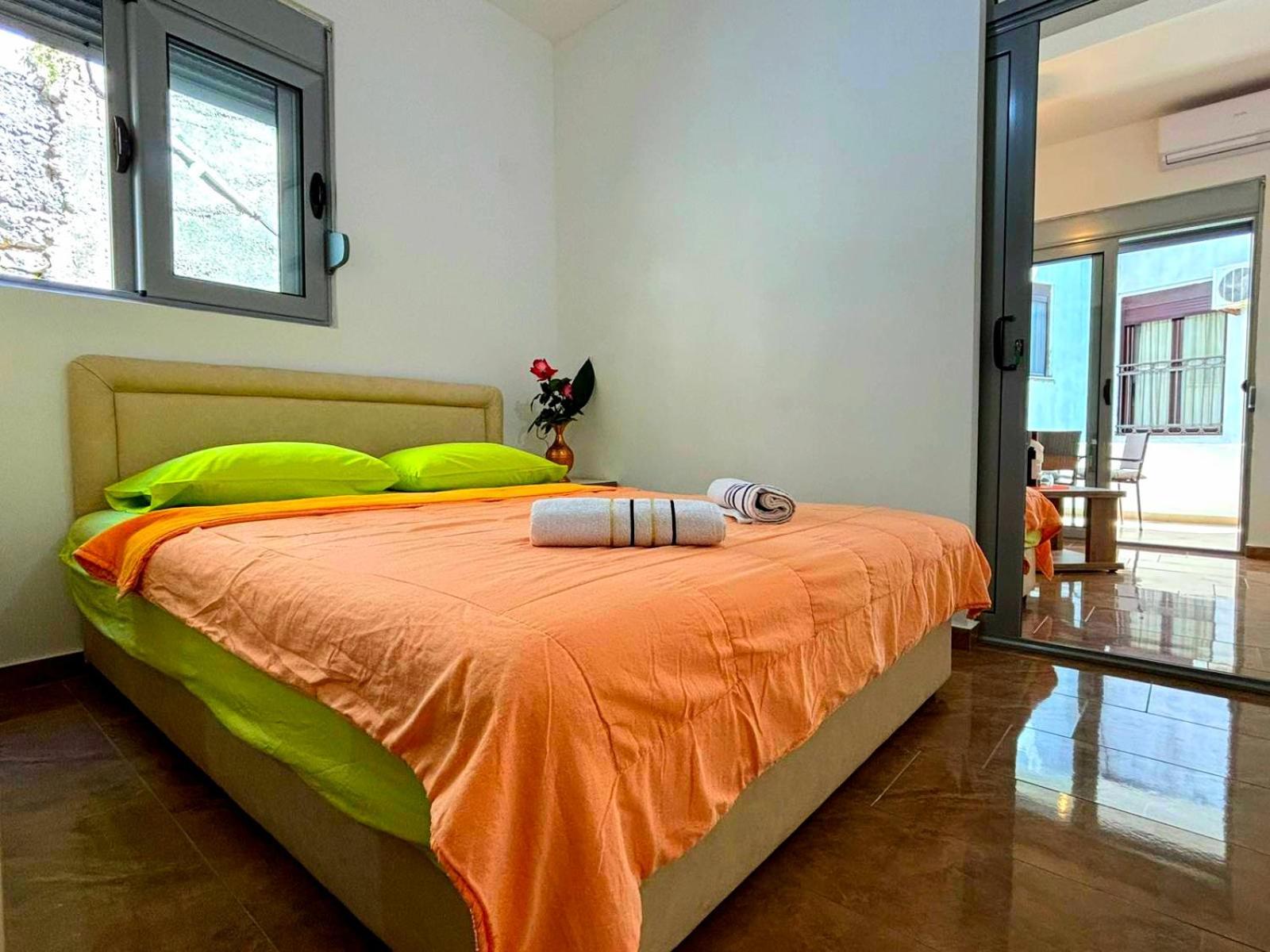 Mala Plaza Apartments 울친 외부 사진