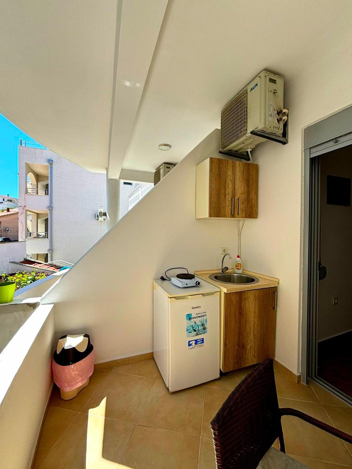 Mala Plaza Apartments 울친 외부 사진