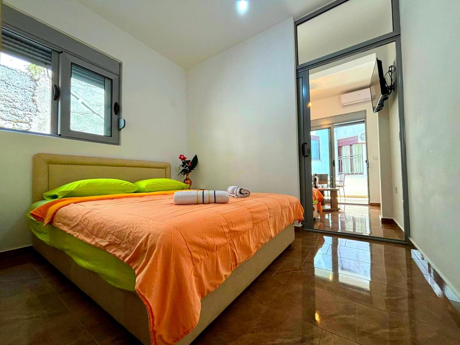 Mala Plaza Apartments 울친 외부 사진