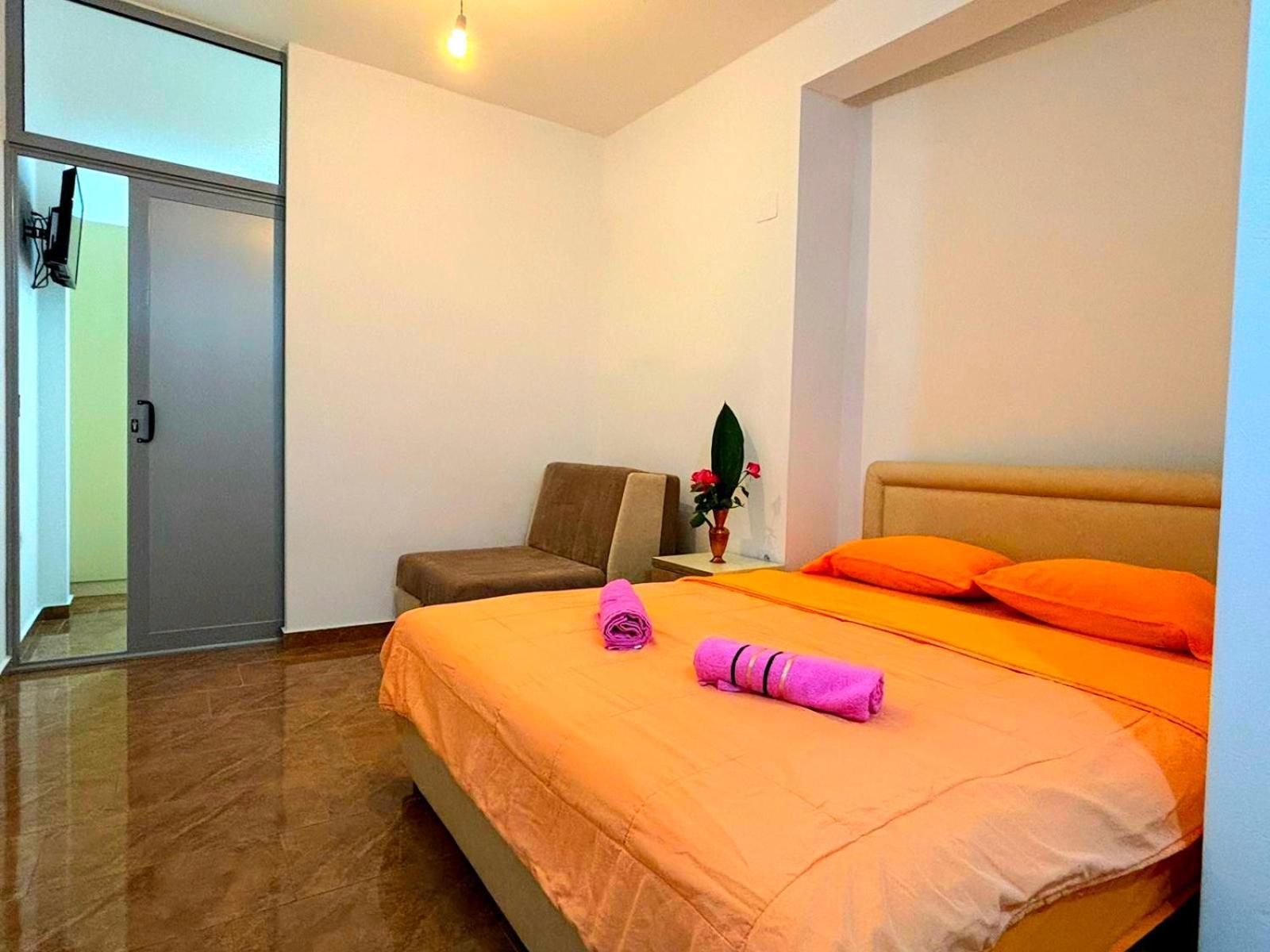 Mala Plaza Apartments 울친 외부 사진