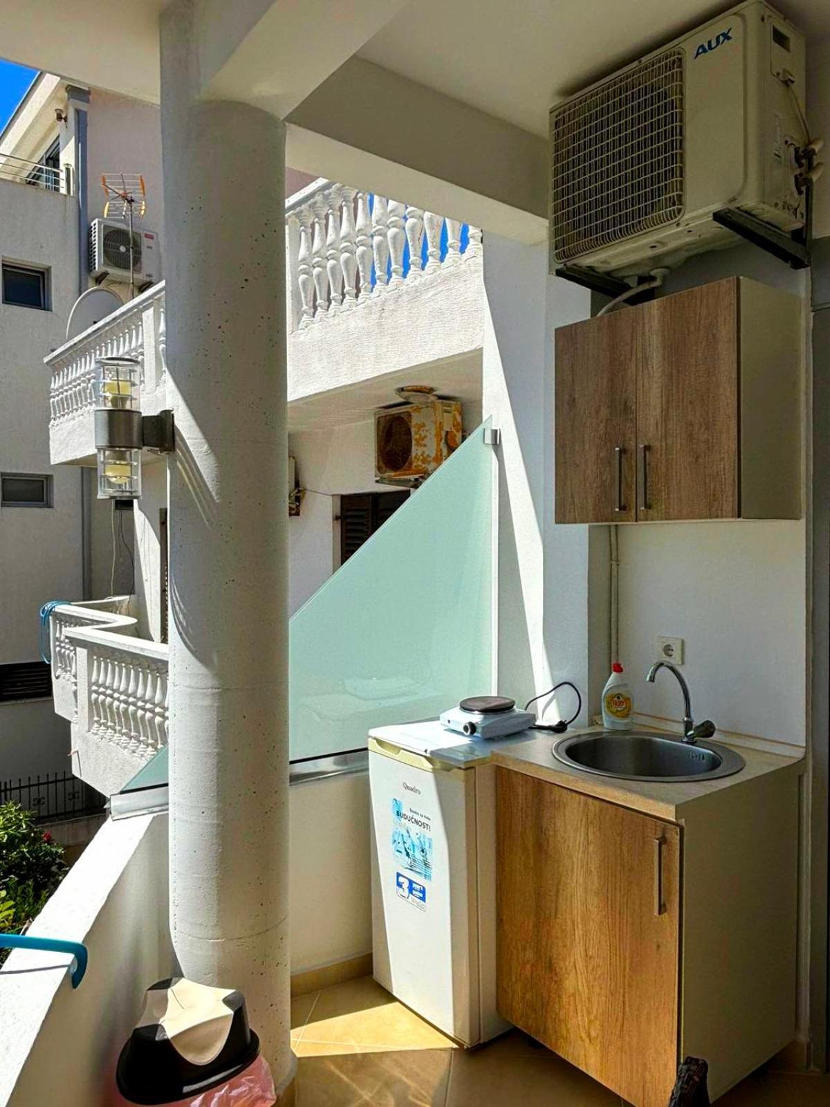 Mala Plaza Apartments 울친 외부 사진